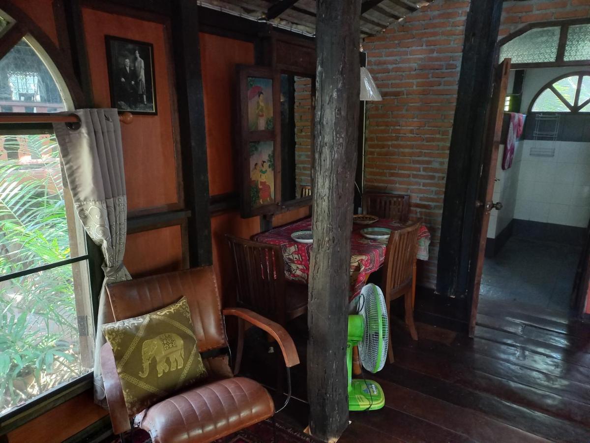 Отель Teak House Чиангмай Экстерьер фото