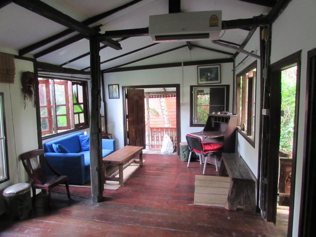 Отель Teak House Чиангмай Экстерьер фото