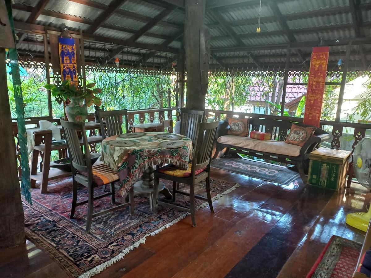 Отель Teak House Чиангмай Экстерьер фото