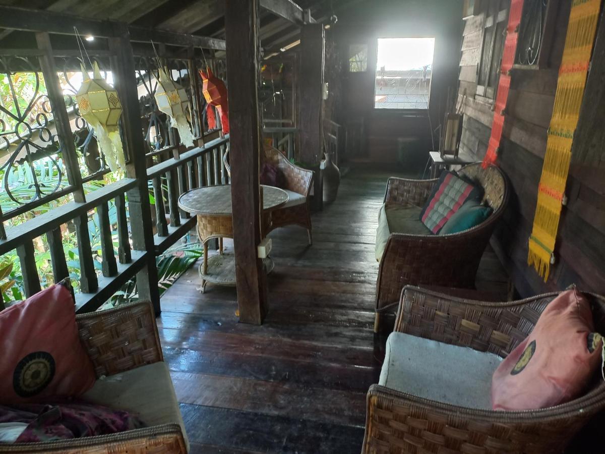 Отель Teak House Чиангмай Экстерьер фото