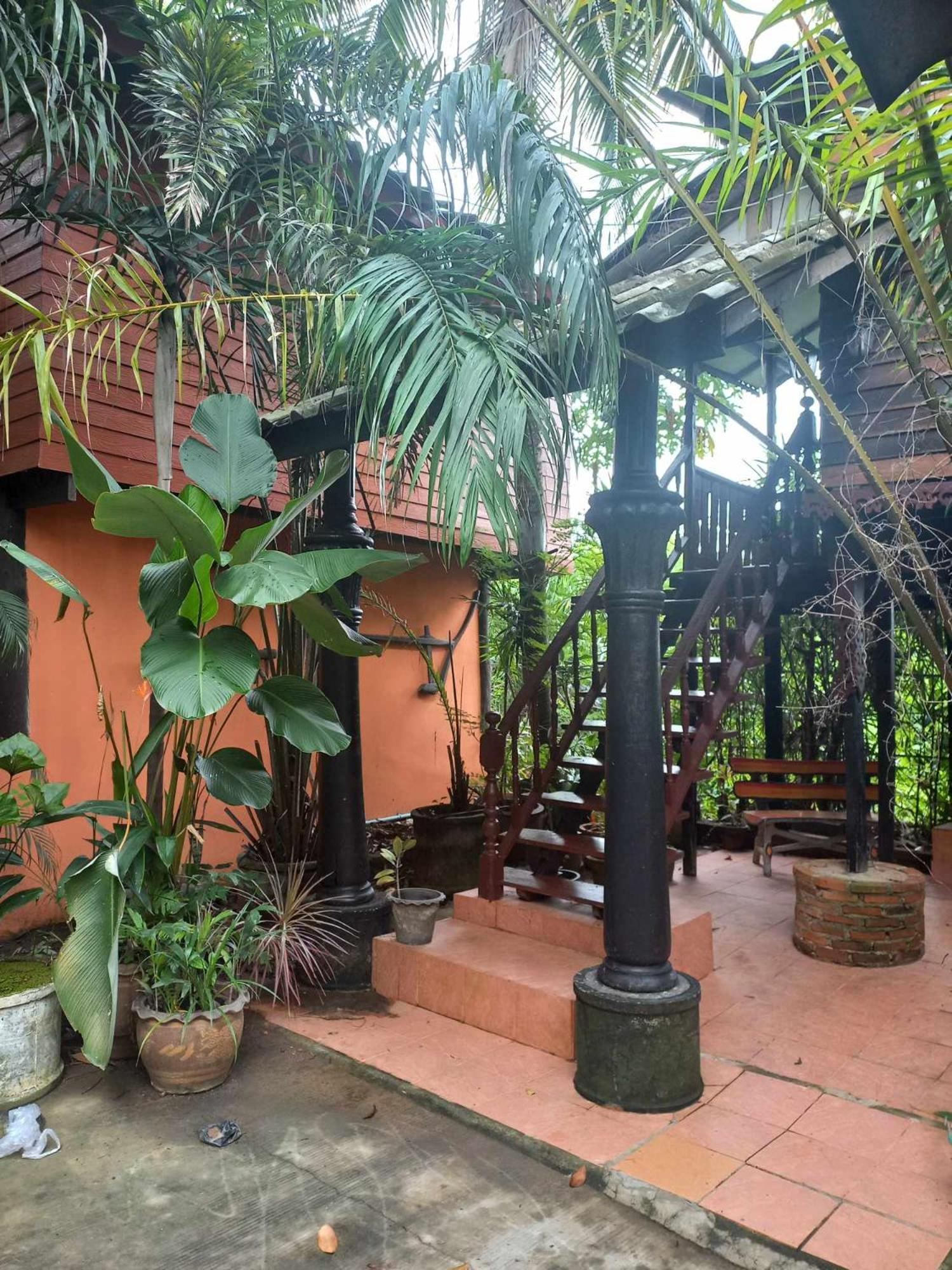 Отель Teak House Чиангмай Экстерьер фото